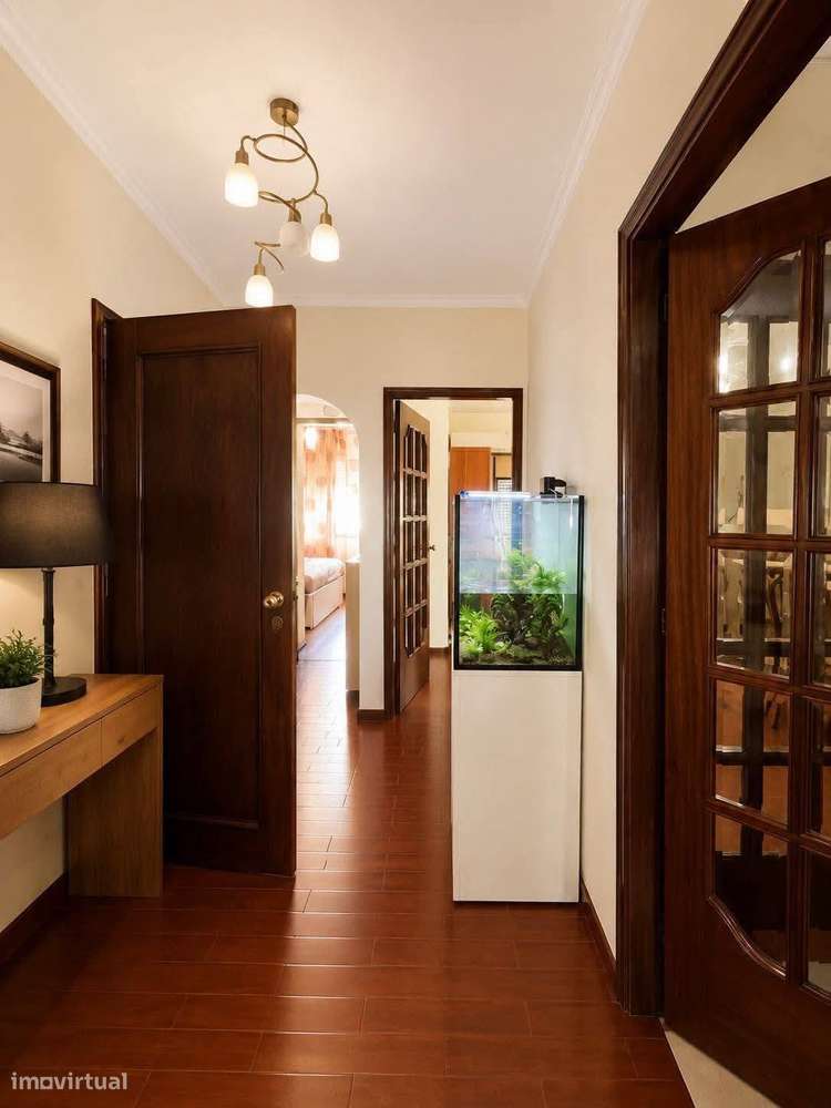 Apartamento T3 Rio Tinto com lugar de garagem e varanda-17