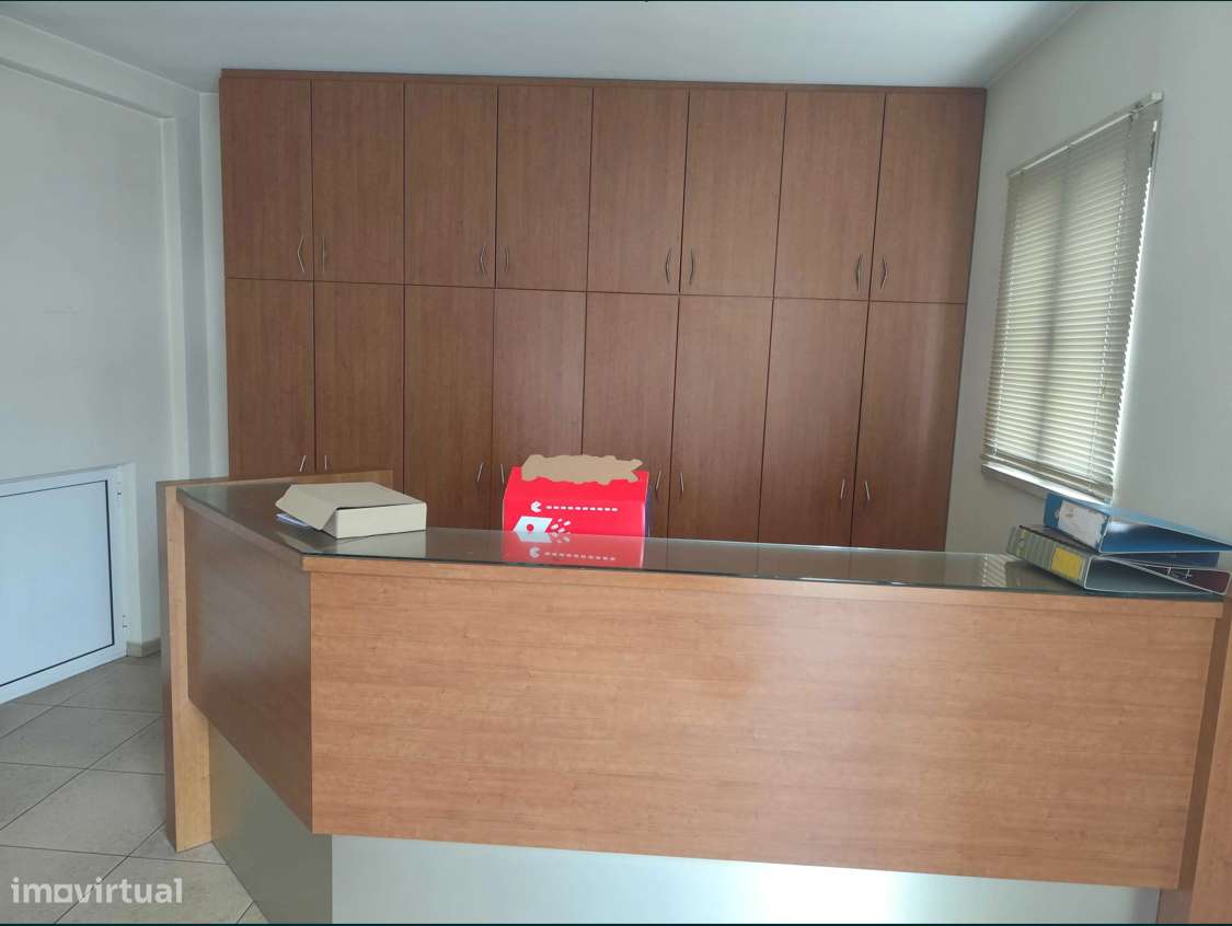 Pavilhão / Armazem na Marinha Grande
1.750 € - Grande imagem: 3/9