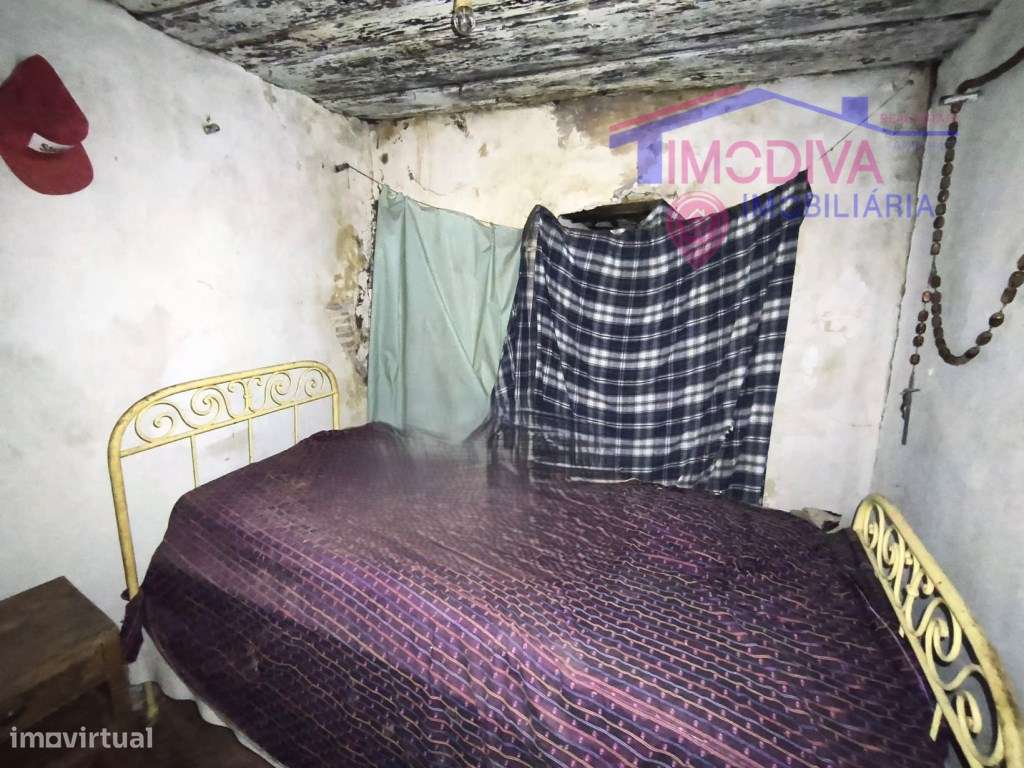 Casa Rústica com terreno situado em Troviscais, Pedrogão Grande - Grande imagem: 5/24