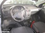 Opel Corsa C 1.7 DI 2002 para peças - 6