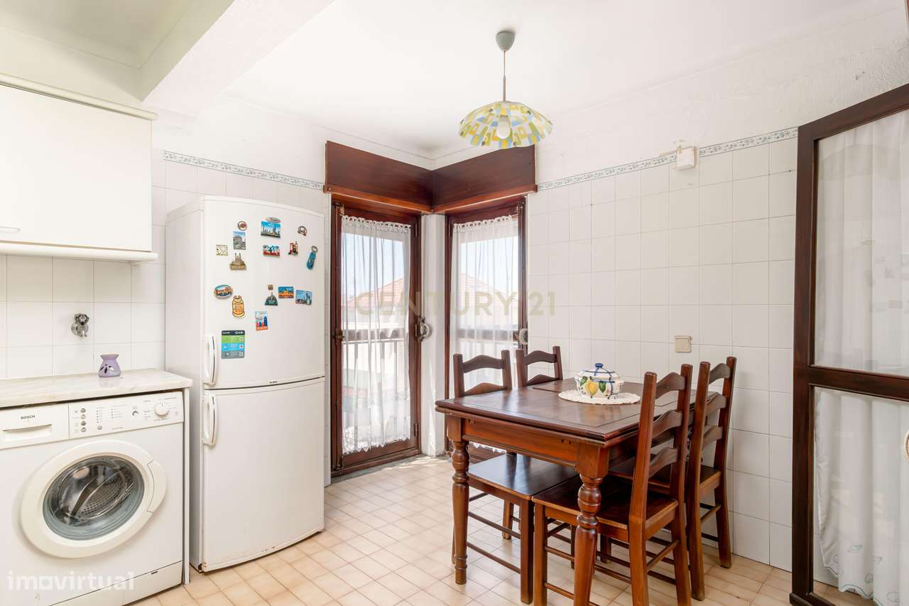 T2 em Caselas – Oportunidade para Criar a Casa dos Seus Sonhos-17