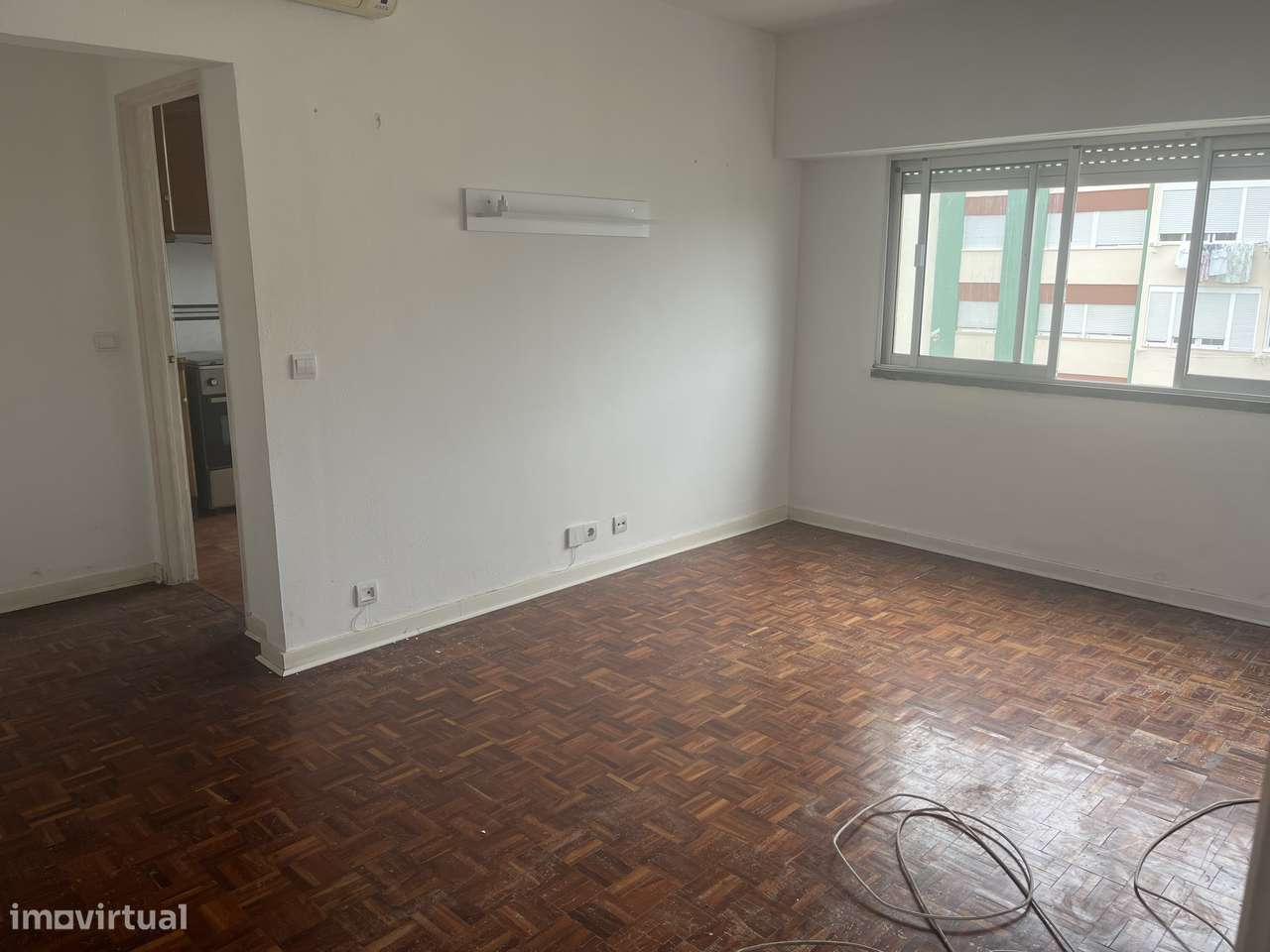 APARTAMENTO T2 CACÉM PARA REMODELAR - PROXIMO AO INTERMARCHÉ-5