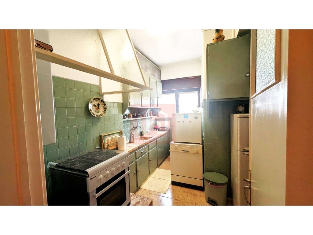 Apartamento T3 na Estrada da Luz, Benfica-10