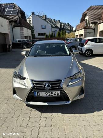 Lexus IS 200t - 2