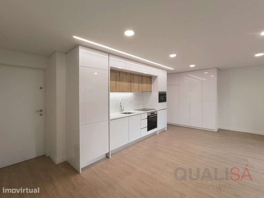 Apartamento T0 novo, equipado e com varanda, localizado na Cedofeit... - Grande imagem: 3/33