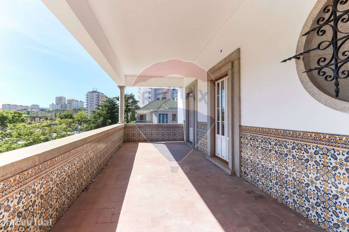 Moradia T9 para venda - Grande imagem: 2/26