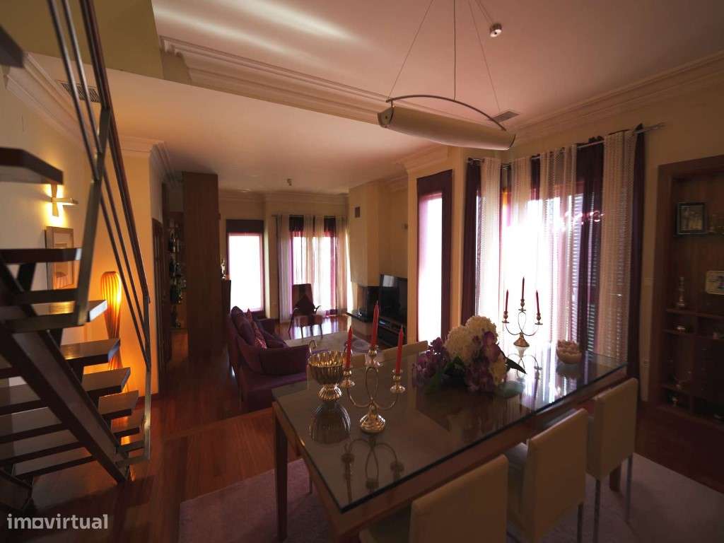 Moradia T4 com piscina e jardim em Jovim, Gondomar - Grande imagem: 5/31