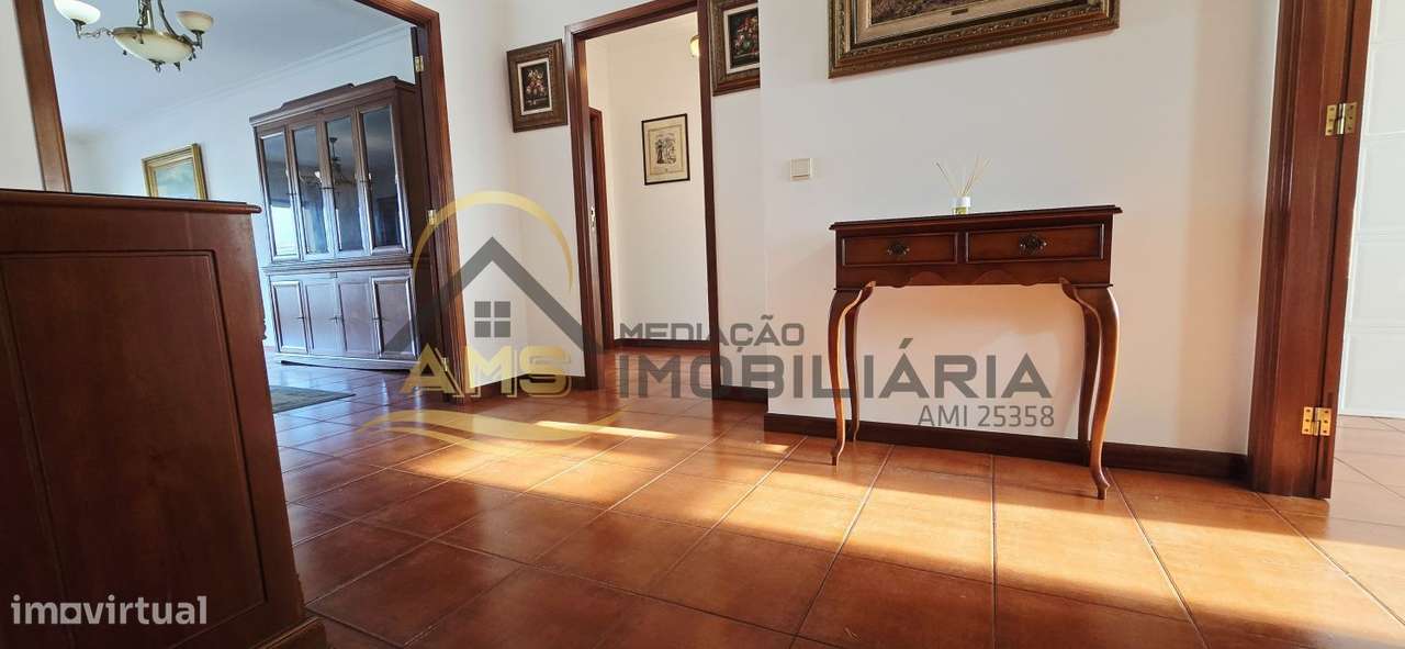 APARTAMENTO T3 COM TRÊS FRENTES E GARAGEM A 5 min a pé do Centro de-18