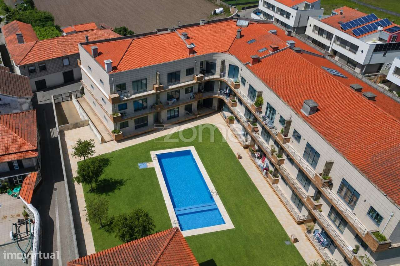 Apartamento T3 em condomínio fechado