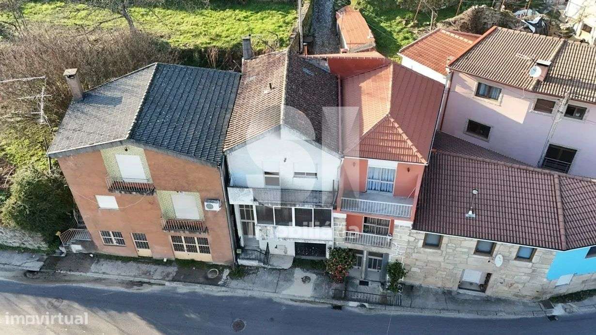 Moradia T4 - Grande imagem: 2/34