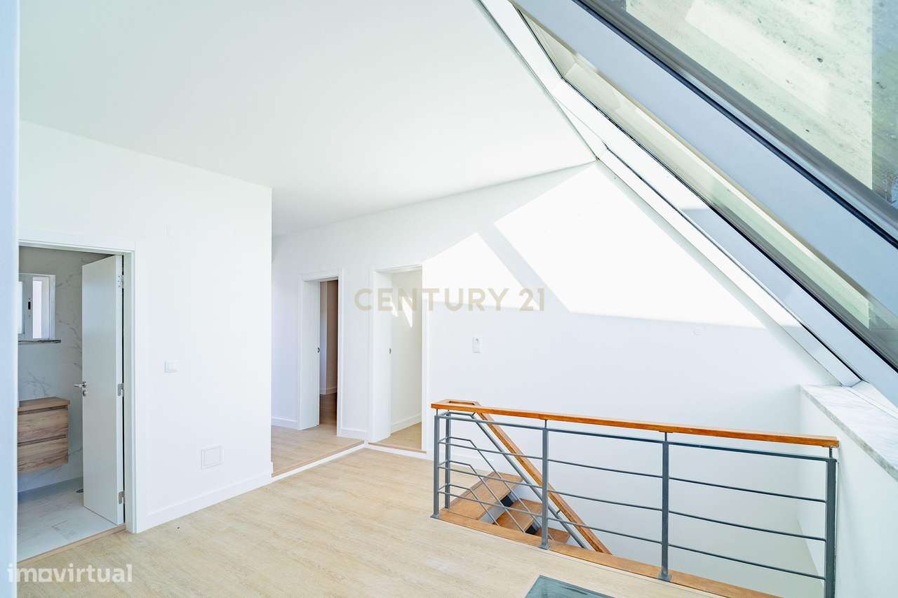 Moradia T6 com Piscina - Charneca de Caparica-39