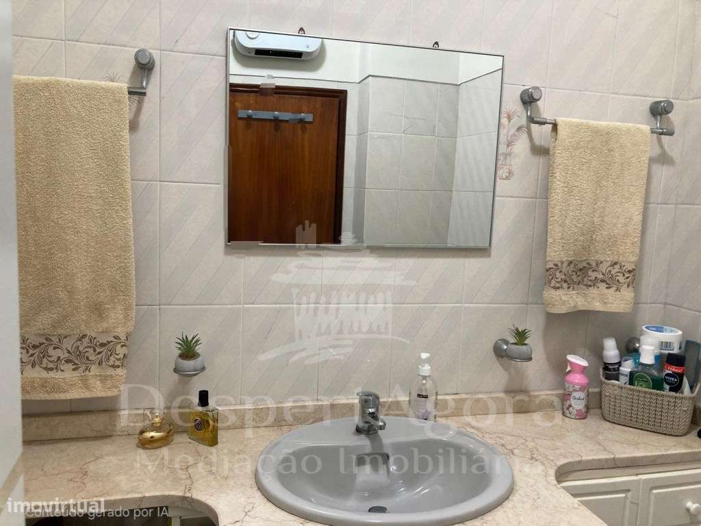 T2+1 Renovado no Centro do Entroncamento a 1 minuto da estação-8