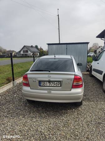 Opel Astra - 4