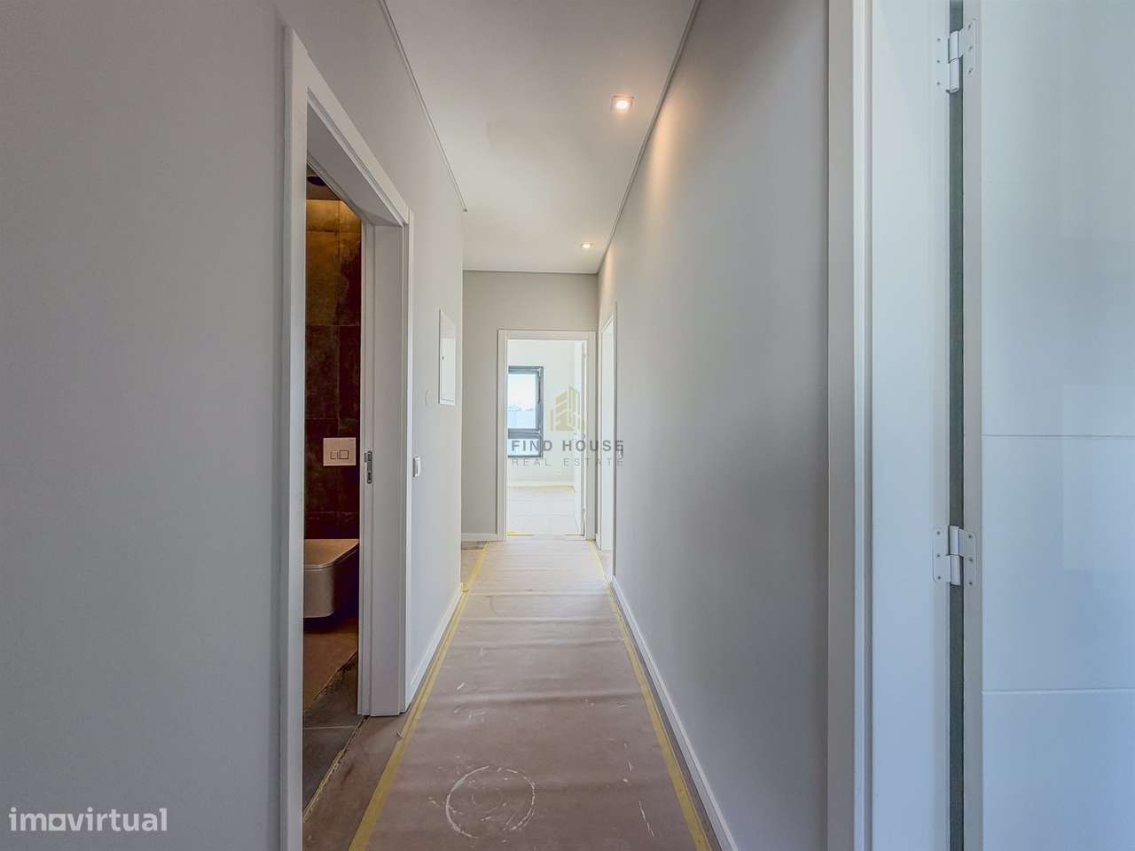 Vende-se Moradia T4 com jardim em Albarraque-30