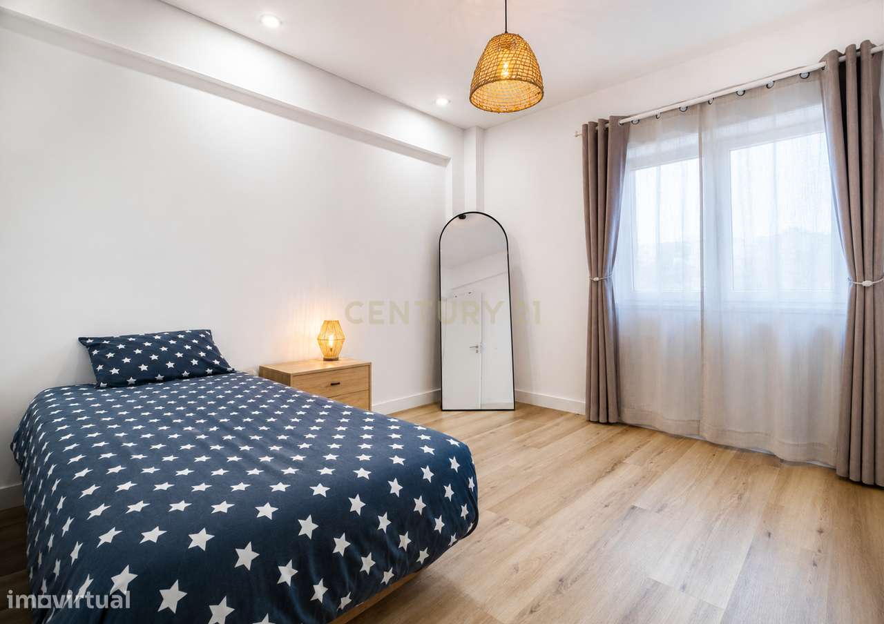 Apartamento  T1 - totalmente remodelado - Elevador-  S. António Capari-10