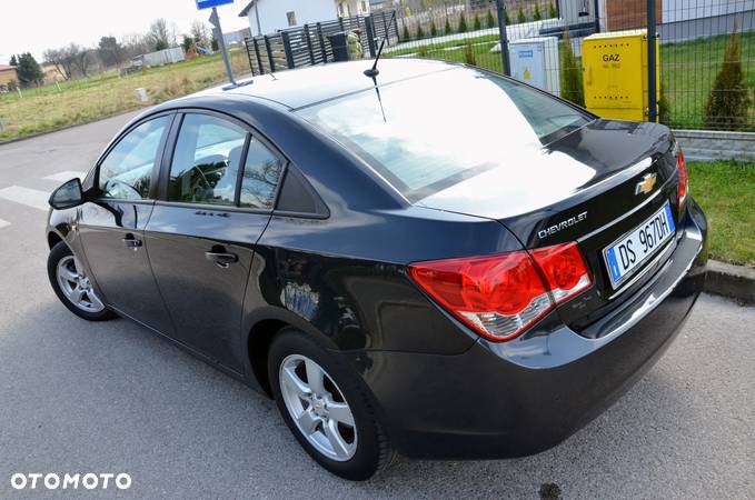 Chevrolet Cruze 1.6 LS - 15