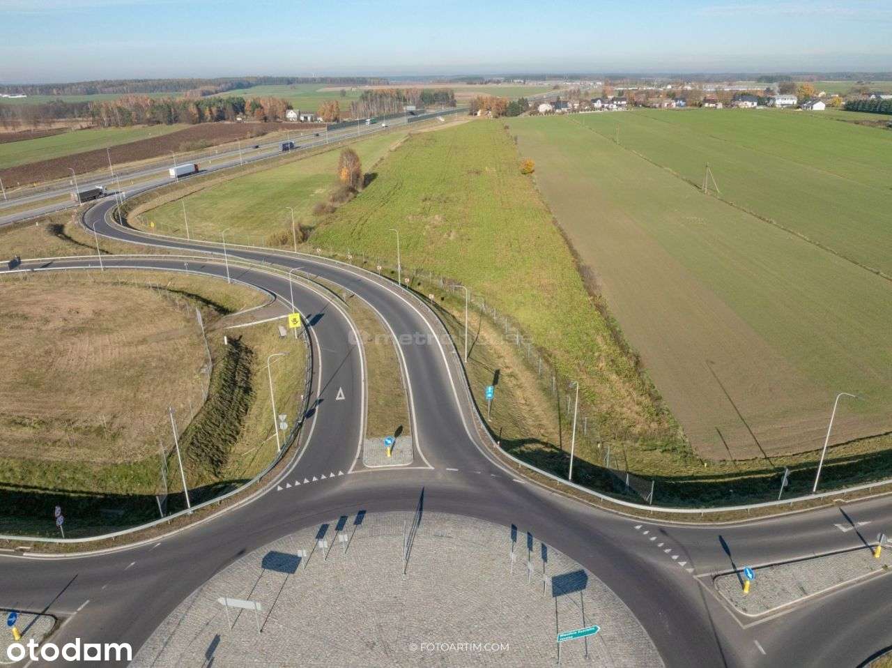 Działka inwestycyjna, objęta Mpzp, przy Dk- S7-1