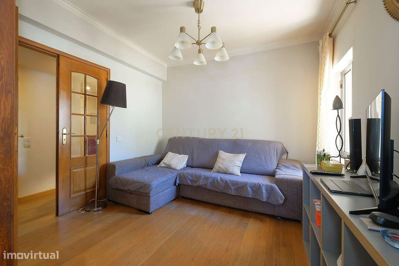Apartamento T3  remodelado no Pragal-8