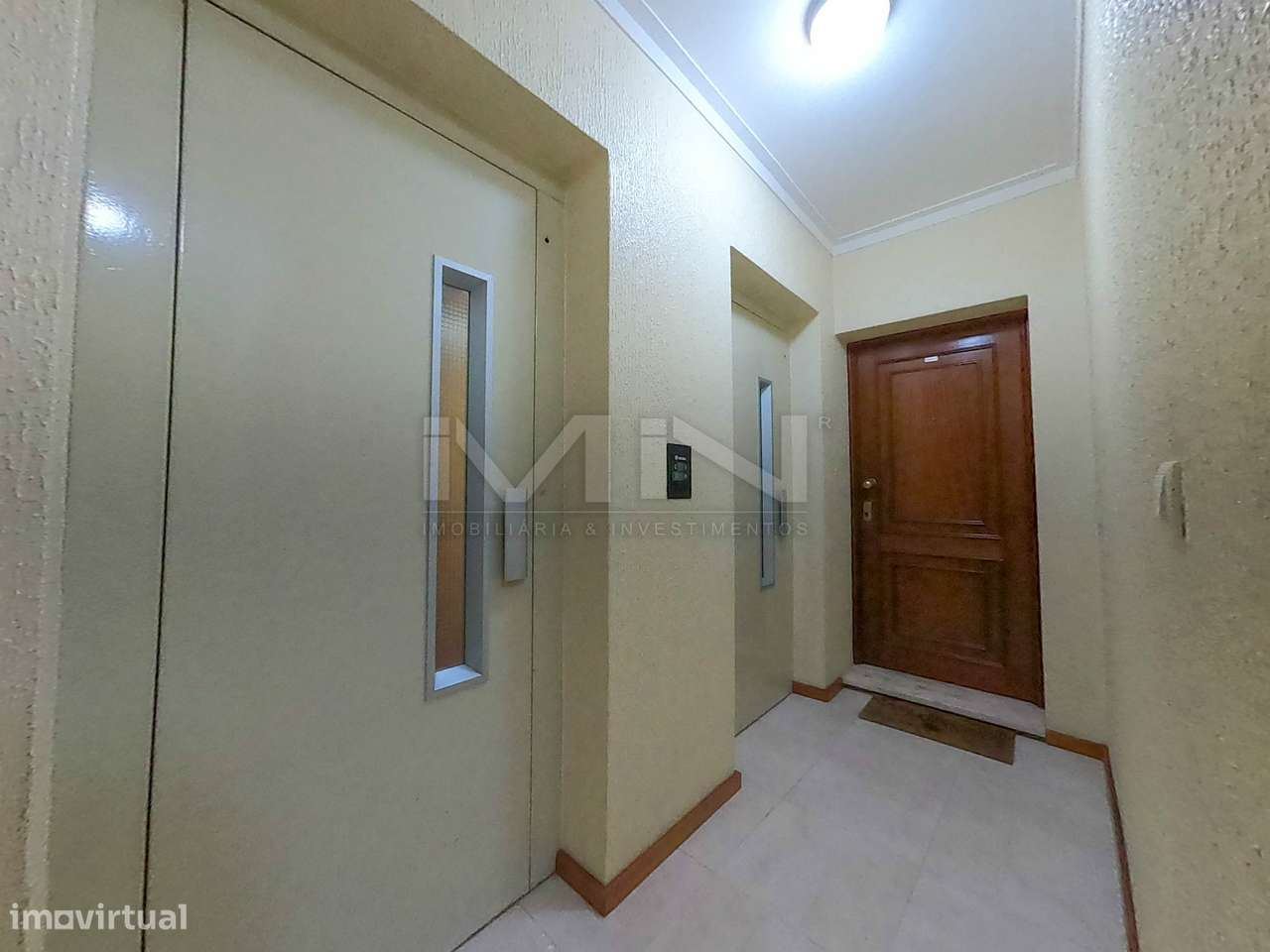 Apartamento T3 c/ Suite e garagem para dois carros-18