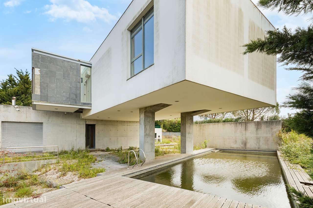 Moradia Isolada Remodelada com Piscina, 4 Quartos e Garagem para 3 Car-21