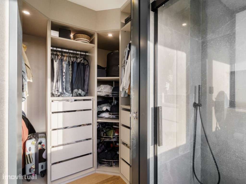 Moradia V3+1 totalmente renovada com vista mar-33