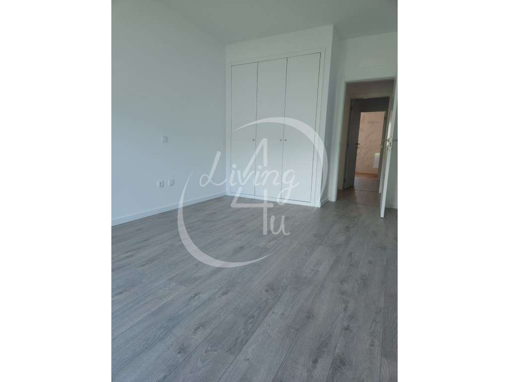 MORADIA T3 GEMINADA - SANTA CATARINA-10