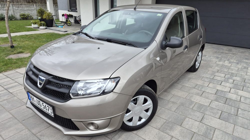 Dacia Sandero II 1.2 16V 75 Celebration 2013