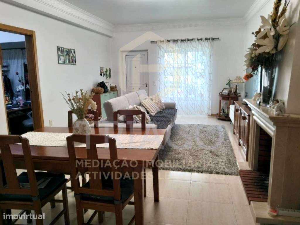 Fantástica Moradia com Garagem e Sótão - Centro Samora Correia-3