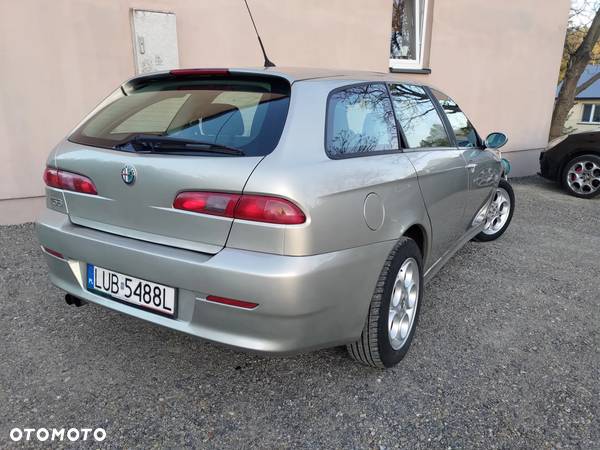 Alfa Romeo 156 2.4JTD20v Distinctive - 9