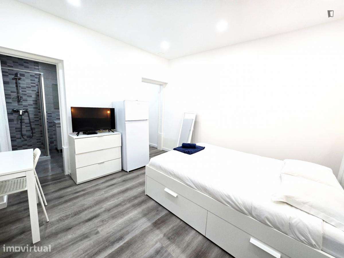 Estúdio - localizado em Alta Universitária Coimbra - Grande imagem: 2/7