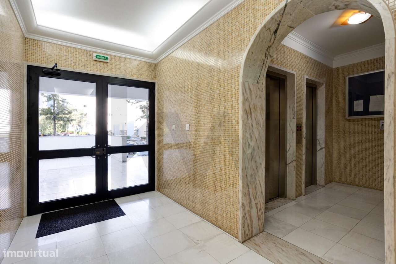 Apartamento T2 em Odivelas com Terraço-21