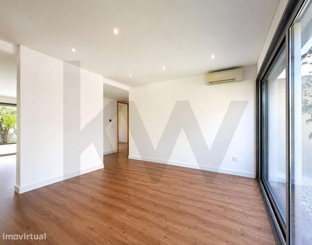 Moradia Isolada de Luxo, T5 com Piscina para a venda em Santo António-8