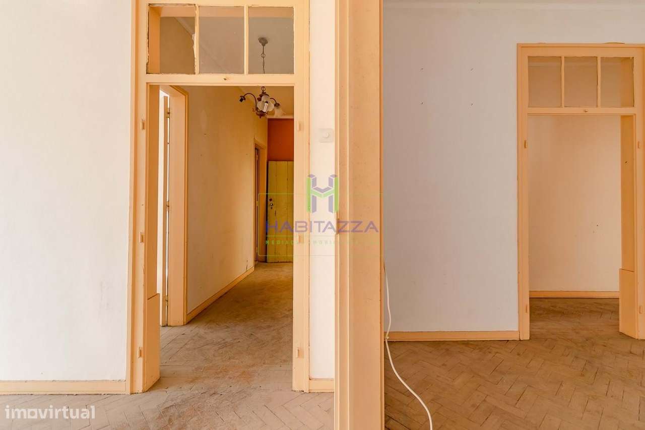 Prédio no Centro histórico de Lagos composto por 2 Apartamentos T3 e 1-31