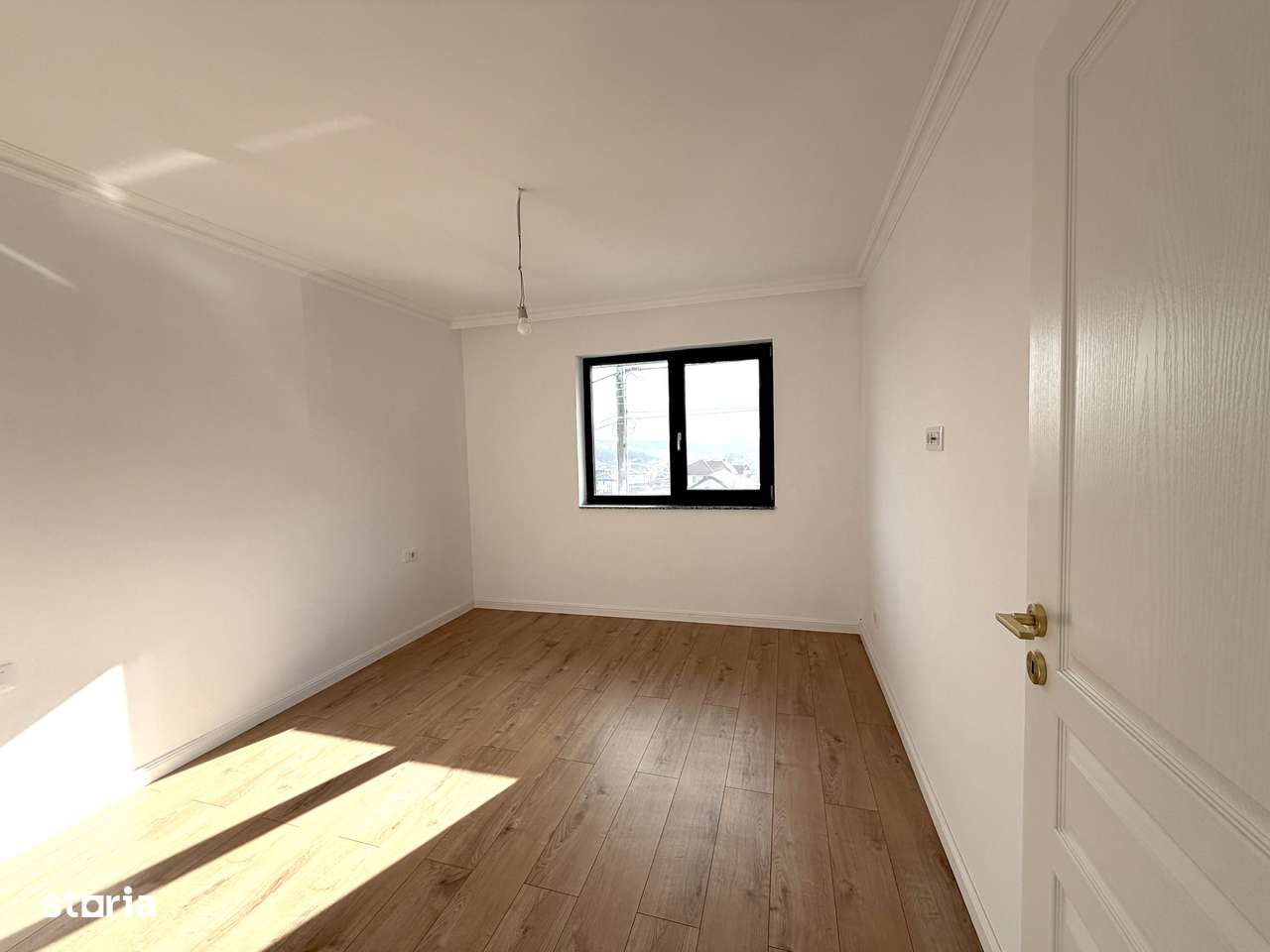 Casa INTABULATA, pregătita pentru mutare, 3 dormitoare + curte !-8