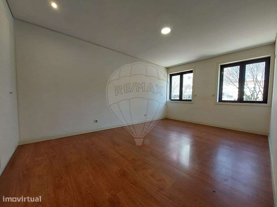 APARTAMENTO T3 RENOVADO NA AVENIDA DA LIBERDADE, BRAGA-19
