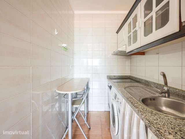 Apartamento T1+1 com arrumos e lugar de garagem em Mafamude!-10