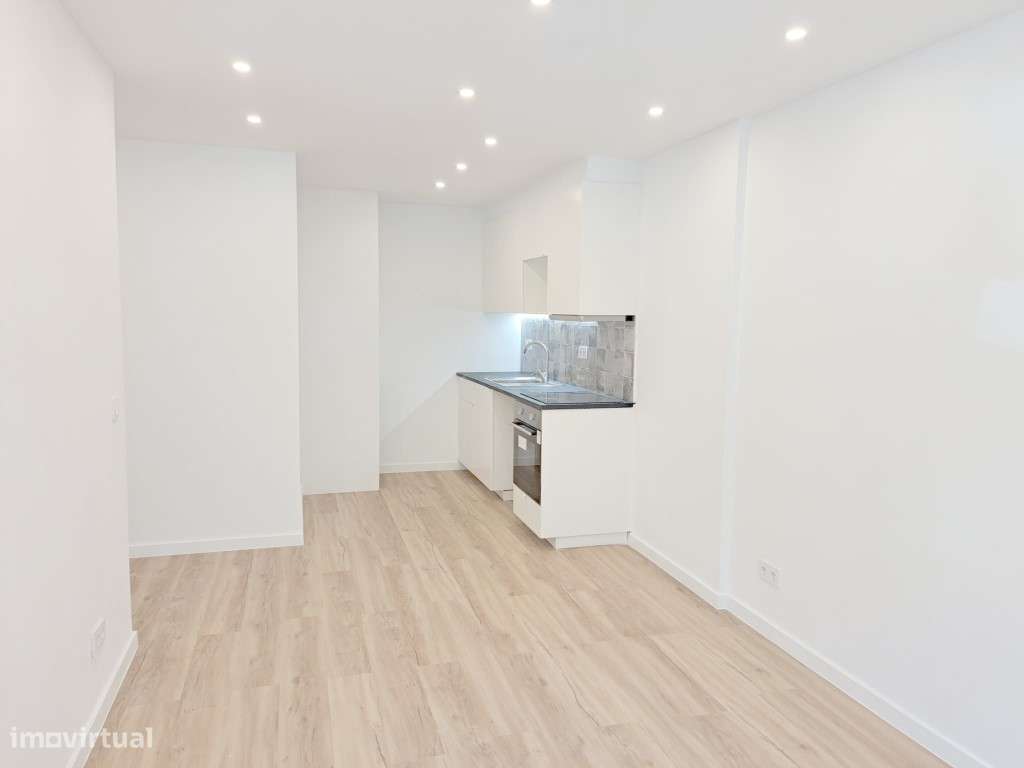 Apartamento T2 com elevador para venda em Odivelas - Lisboa-23
