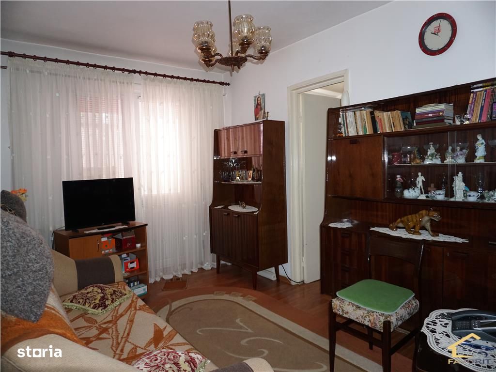 Apartament semidecomandat cu 2 camere in Craiovita Noua - Statia 30