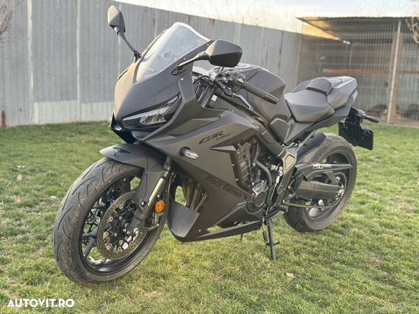 Honda CBR 650R - 1