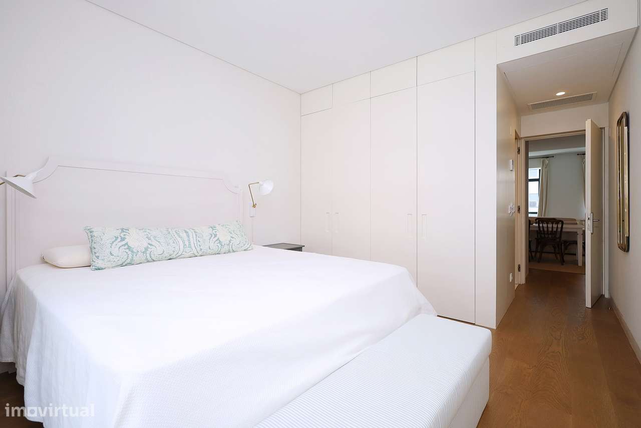 Apartamento T2 - Junto à Av. Liberdade - Totalmente Mobilado - Garagem-27