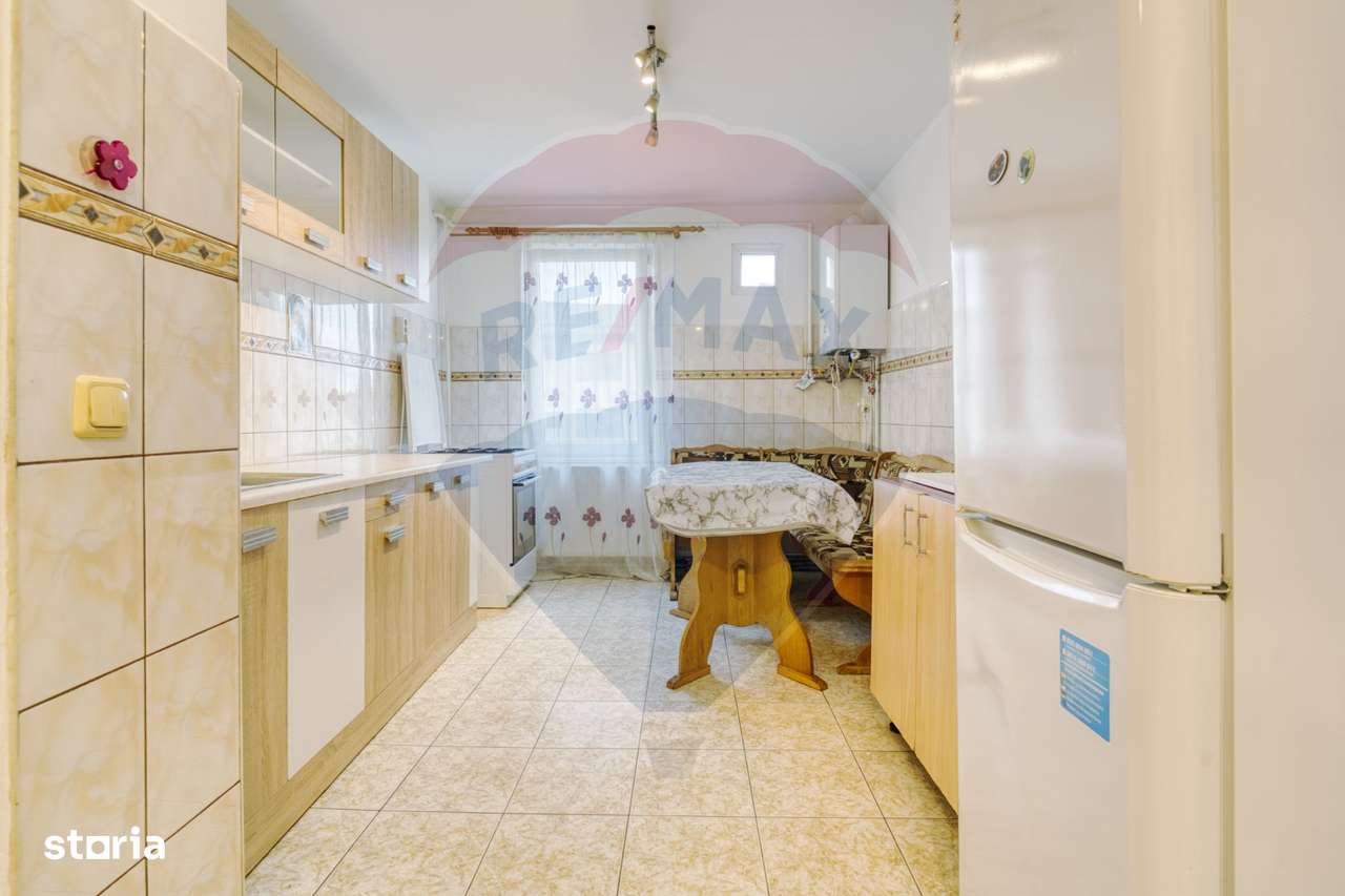 Apartament 3 camere + loc parcare Zona Tractorul - Imagine principală: 5/13