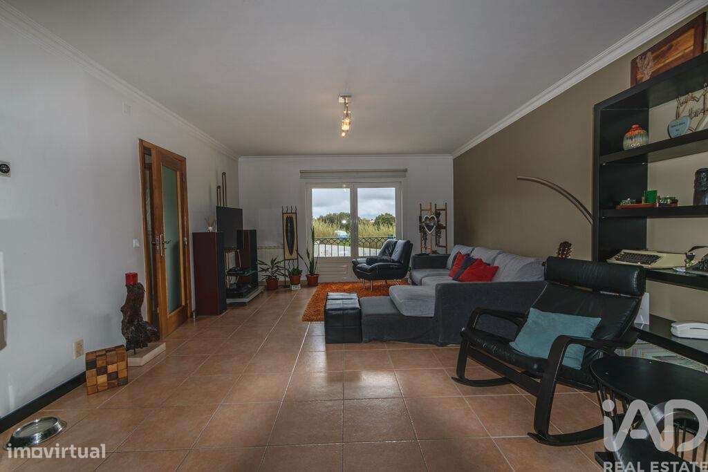 Moradia geminada T4 em Caldas da Rainha - Nossa Senhora do Pópulo, Cot - Grande imagem: 4/35