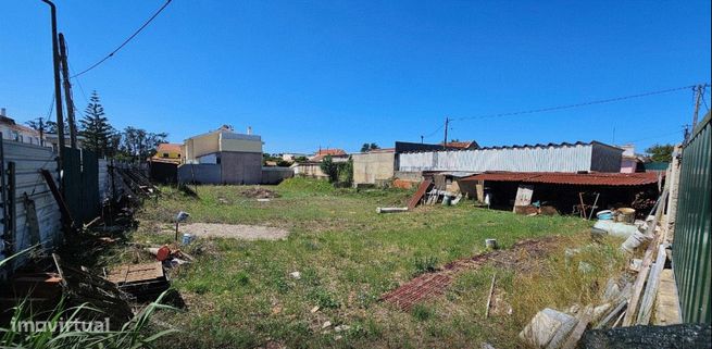 Terreno para Construção com 210 m²-0