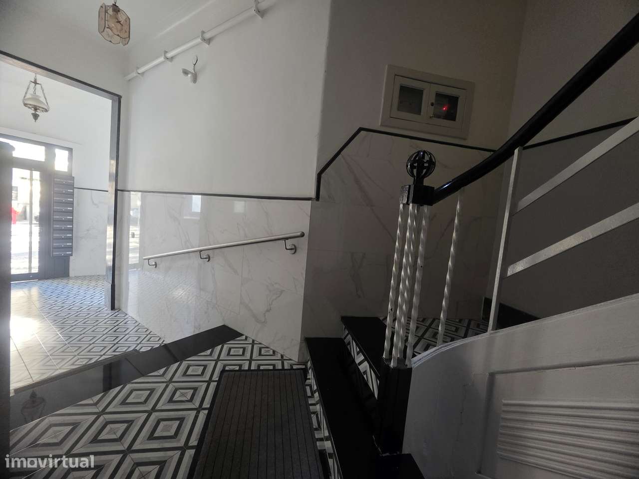 Apartamento T3 a dois paços do Metro e Comboio-40