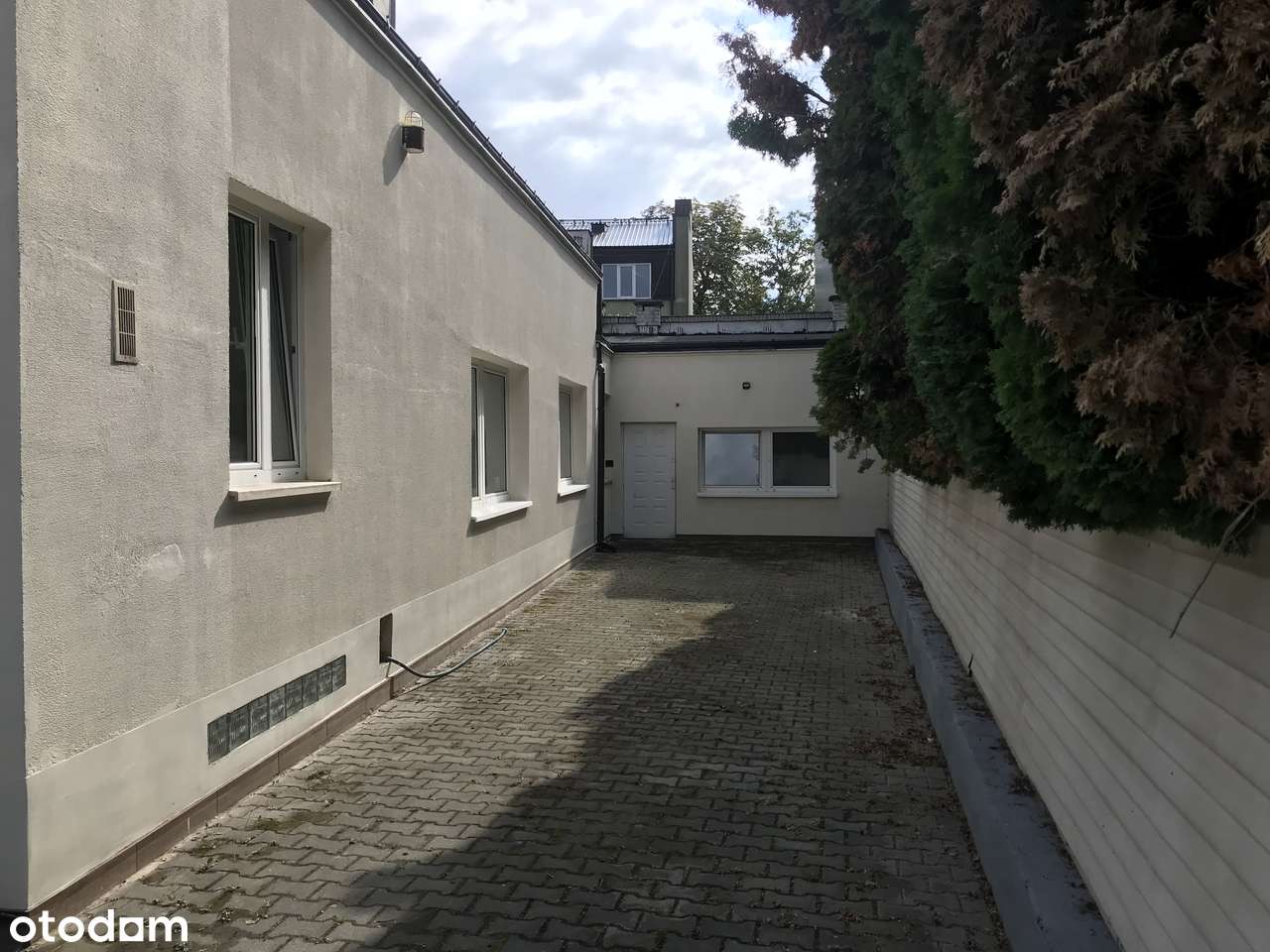 Budynek biurowo-magazynowy do wynajęcia - Pełny obrazek: 2/10