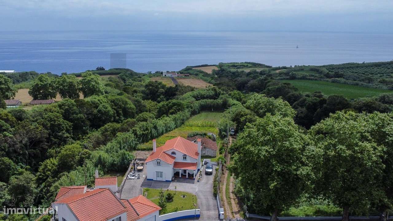 Moradia T4 de Excelência com Vista Mar | Candelária |Ponta Delgada-27