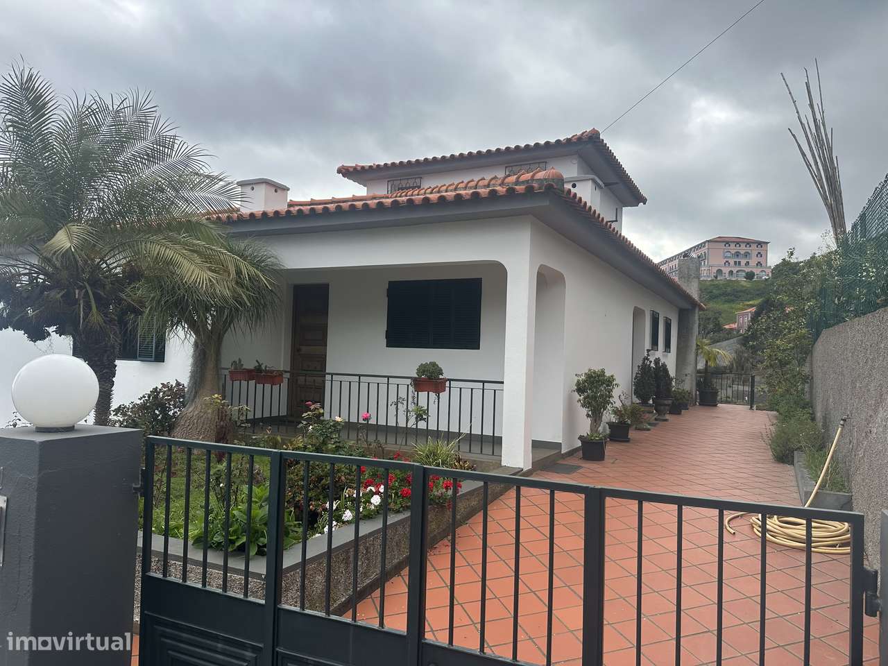 Arrendamento de andar de moradia - T4 - Monte, Funchal