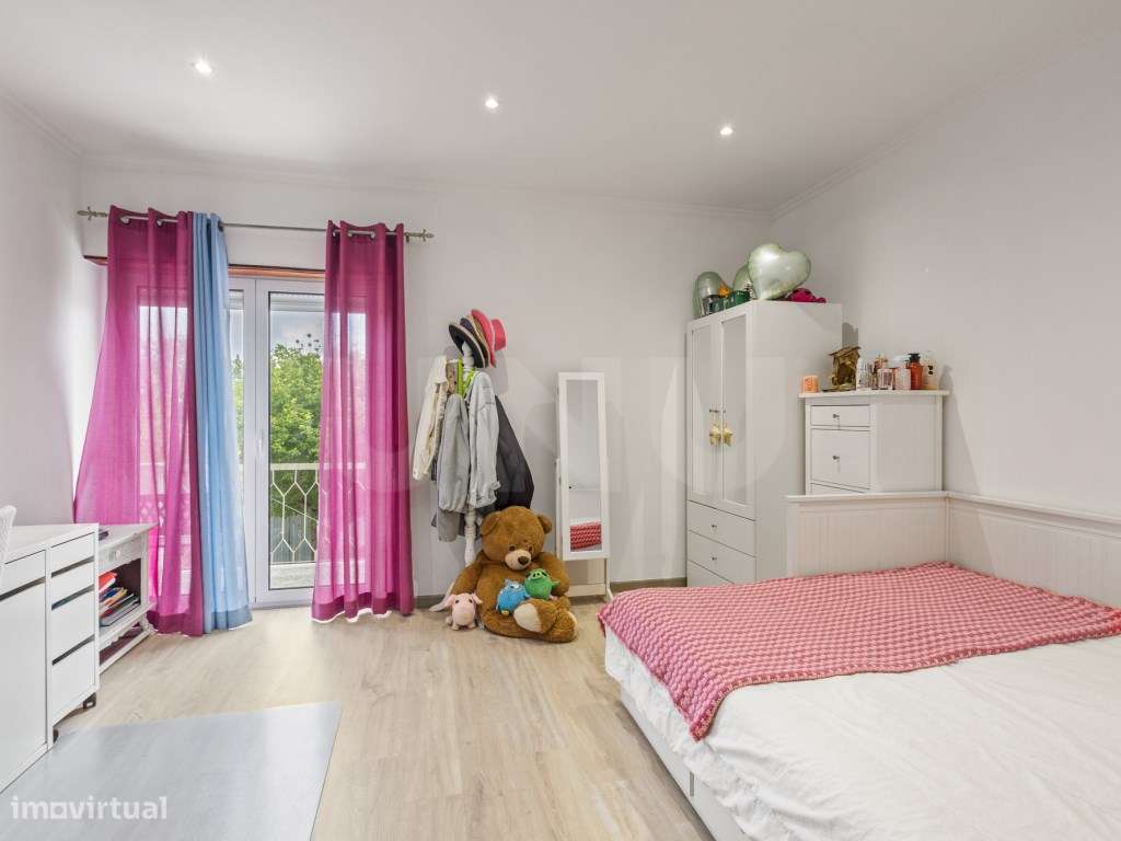 Apartamento T3 remodelado para venda no Sobral de Monte Agraço-1