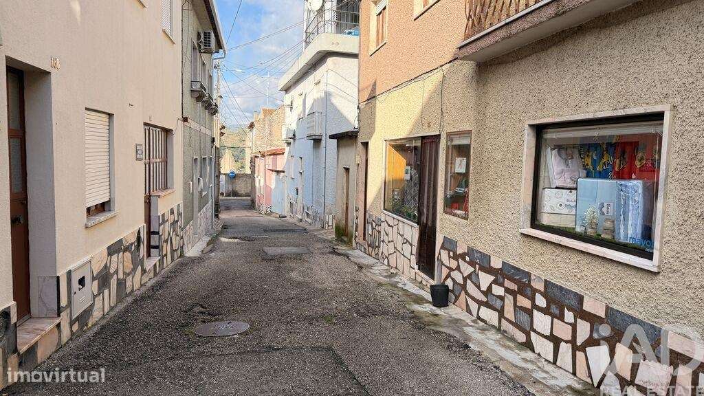 Loja / Estabelecimento Comercial em Amiais de Baixo de 83,00 m2 - Grande imagem: 3/23