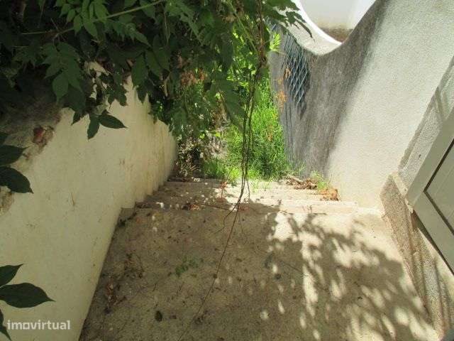 Vivenda na Av. Dias da Silva-26